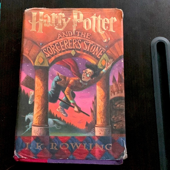 Harry Potter and the Sorcerer’s Stone Hard copy - Picture 1 of 2